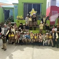 Grupo de alumnos en actividad escolar